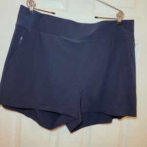 Athleta Brooklyn Short Navy size 18